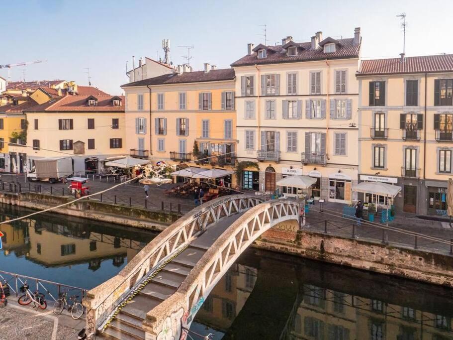 Romantic Flat On Navigli River By Easylife Милано Екстериор снимка