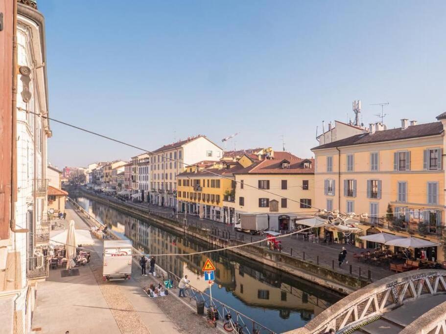 Romantic Flat On Navigli River By Easylife Милано Екстериор снимка
