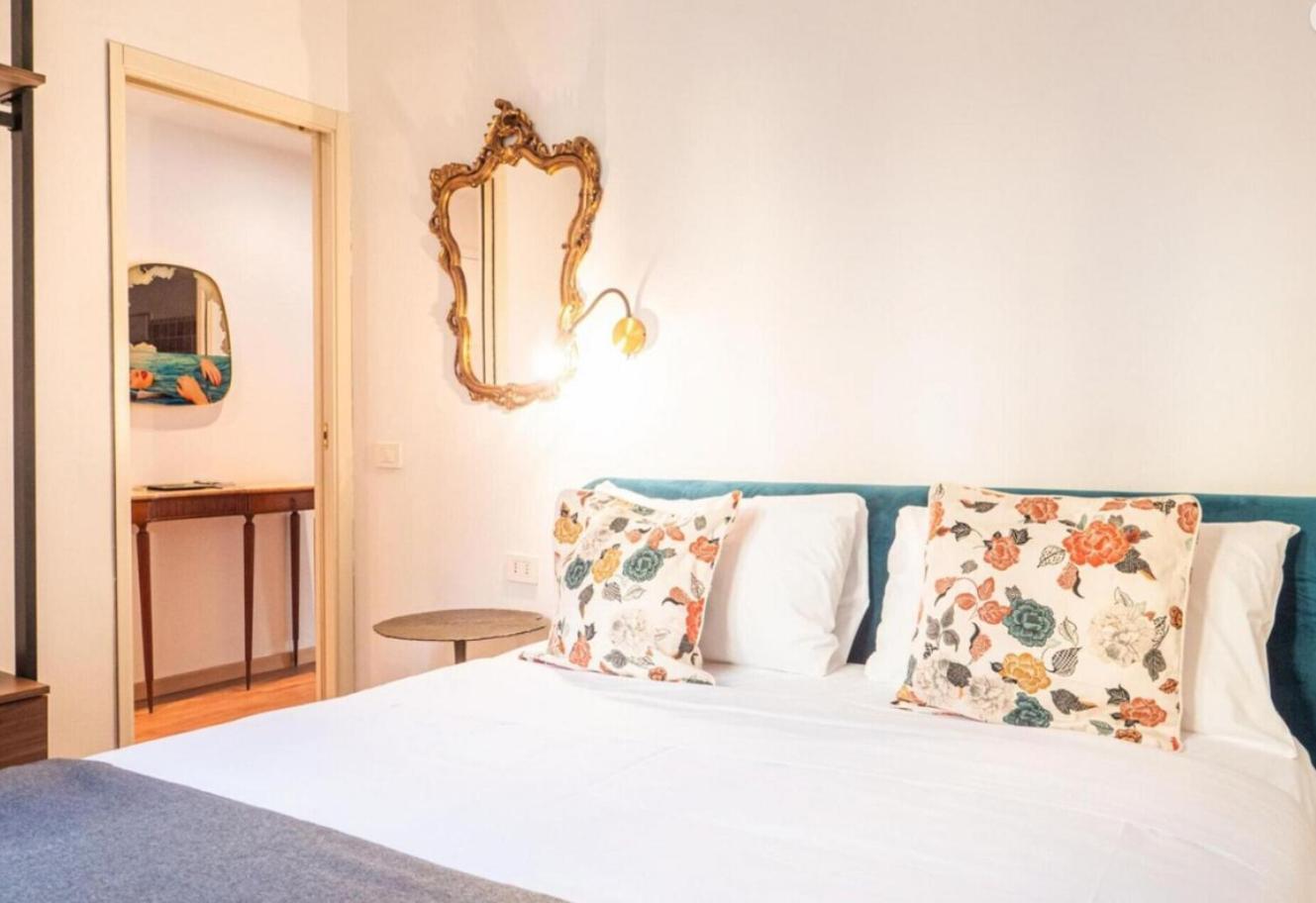 Romantic Flat On Navigli River By Easylife Милано Екстериор снимка