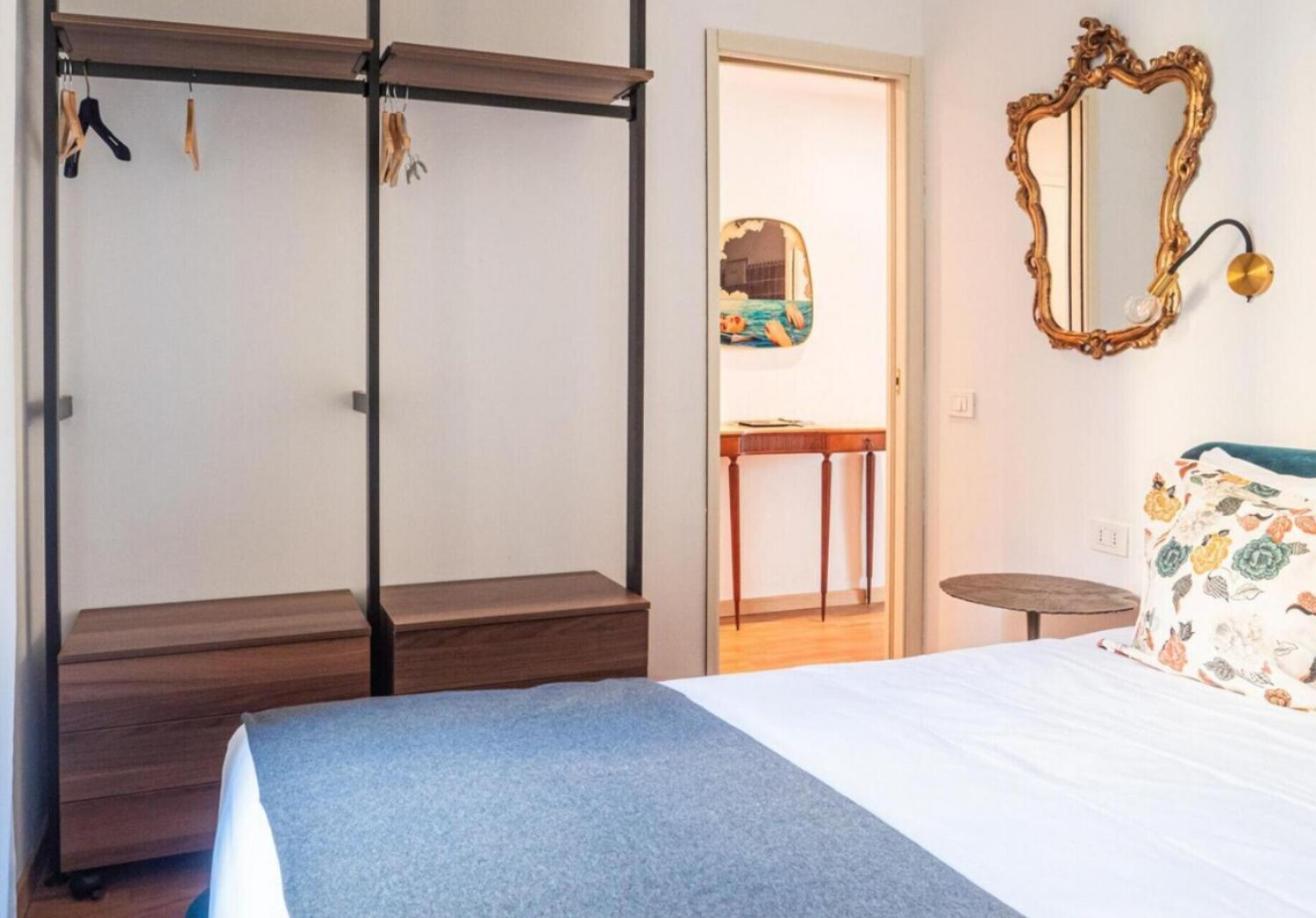 Romantic Flat On Navigli River By Easylife Милано Екстериор снимка